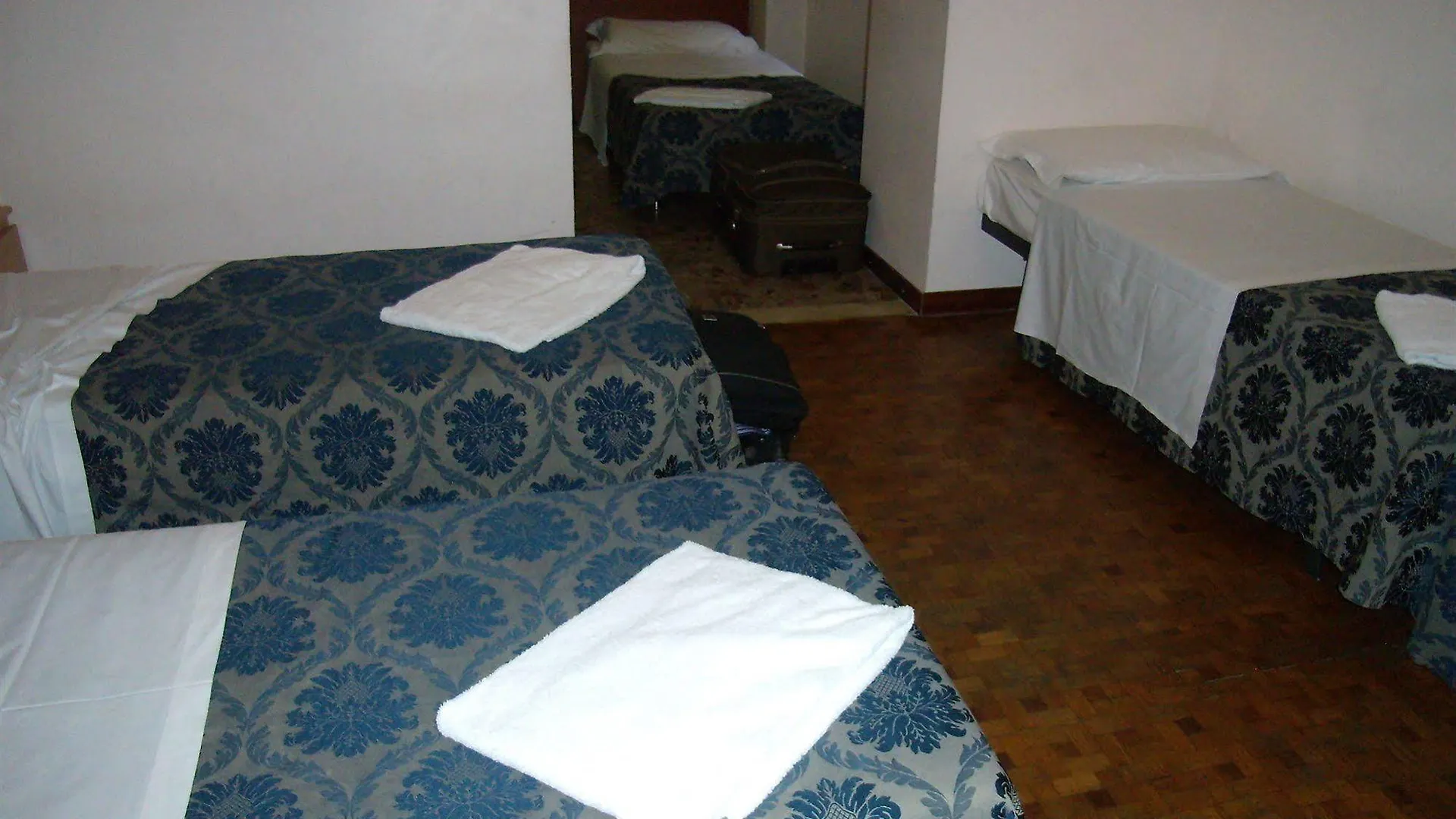 Guest House Central Station Milan 3*,